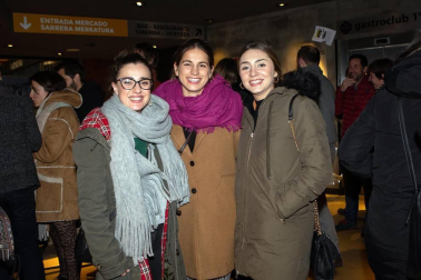 Jarabe de Palo aterrizó en el Zentral la noche del 1 de diciembre para celebrar 20 años sobre los escenarios. Una gira que está llevando de ciudad en ciudad canciones tan recordadas como La Flaca, Depende, Grita, Agua, Bonito, El Lado Oscuro o Déjame vivir. Pamplona también recibió con los brazos abiertos al grupo de Pau Donés, llenando la sala.