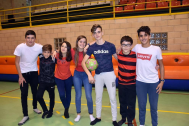 Del 30 de noviembre al 3 de diciembre los vecinos de Castejón celebraron sus fiestas de invierno. La cámara de ¡Click! se acercó la tarde del domingo para disfrutar del ambiente de los hinchables que se instalaron en el polideportivo municipal.