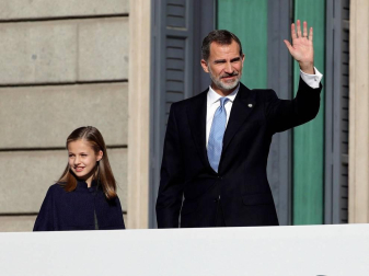 Los Reyes, las infantas, don Juan Carlos y doña Sofía, en el 40 Aniversario de la Constitución en el Congreso de los Diputados.