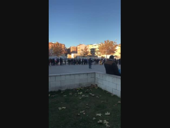 Larga espera de los aficionados de Osasuna para comprar entradas en Albacete