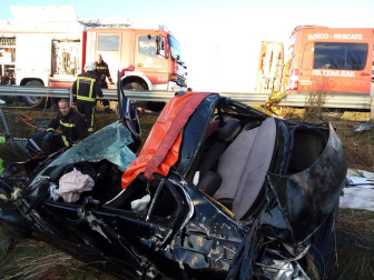Una persona resultó herida grave tras sufrir una salida de vía en la autopista, a la altura de la localidad navarra.