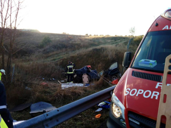 Una persona resultó herida grave tras sufrir una salida de vía en la autopista, a la altura de la localidad navarra.