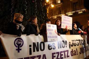 Concentración convocada por el colectivo feminista Andrea- Lunes Lilas para rechazar la violencia machista en especial contra la sentencia que confirma el fallo inicial de la Manada.