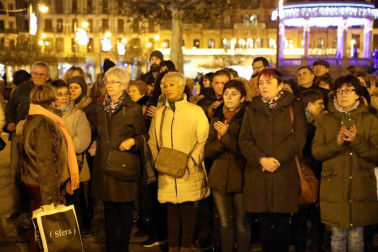 Concentración convocada por el colectivo feminista Andrea- Lunes Lilas para rechazar la violencia machista en especial contra la sentencia que confirma el fallo inicial de la Manada.