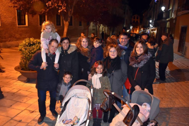 Inverduras, la cita tudelana con las verduras propias del invierno, volvió a convertirse en una animada propuesta gastronómica y cultural. La cámara de ¡Click! se acercó a la  Degustación popular de pinchos de verdura de invierno que se realizó en las Sociedades Gastronómicas la tarde noche del sábado 8 de diciembre y que contó con la compañía de la comparsa de gigantes.