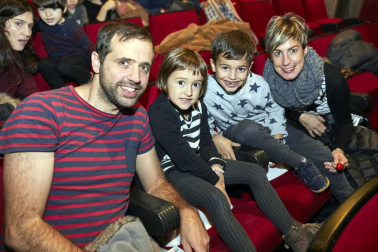 La compañía Da.te.danza presentó su espectáculo ¿Cuál es mi nombre? en la Escuela Navarra de Teatro. Una propuesta de danza contemporánea dirigida a un público familiar que llenó la sala de este espacio cultural. Esta obra recibió en 2015 el Premio FETEN al Mejor Espectáculo para la Primera Infancia.