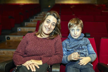 La compañía Da.te.danza presentó su espectáculo ¿Cuál es mi nombre? en la Escuela Navarra de Teatro. Una propuesta de danza contemporánea dirigida a un público familiar que llenó la sala de este espacio cultural. Esta obra recibió en 2015 el Premio FETEN al Mejor Espectáculo para la Primera Infancia.