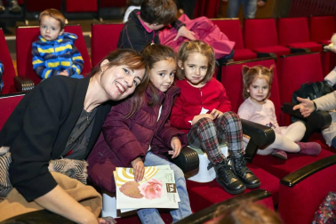 La compañía Da.te.danza presentó su espectáculo ¿Cuál es mi nombre? en la Escuela Navarra de Teatro. Una propuesta de danza contemporánea dirigida a un público familiar que llenó la sala de este espacio cultural. Esta obra recibió en 2015 el Premio FETEN al Mejor Espectáculo para la Primera Infancia.