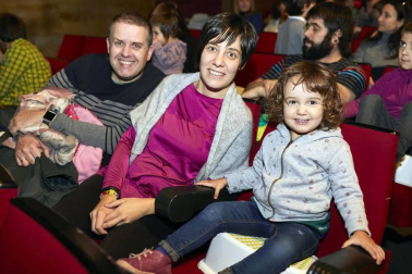 La compañía Da.te.danza presentó su espectáculo ¿Cuál es mi nombre? en la Escuela Navarra de Teatro. Una propuesta de danza contemporánea dirigida a un público familiar que llenó la sala de este espacio cultural. Esta obra recibió en 2015 el Premio FETEN al Mejor Espectáculo para la Primera Infancia.