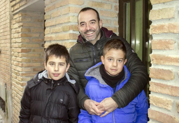 El sábado 8, día de la Inmaculada, los vecinos de Lerín salieron a la calle para disfrutar de la ronda de gigantes, acto previo a la gran comida popular que se celebró en la carpa instalada para la ocasión. Los actos se enmarcaron dentro de las tradicionales fiestas de diciembre de esta localidad, que se prolongaron entre el 2 y el 9 de este mes.