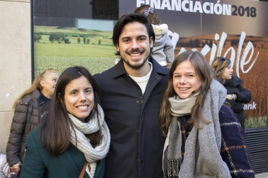 El sábado 8, día de la Inmaculada, los vecinos de Lerín salieron a la calle para disfrutar de la ronda de gigantes, acto previo a la gran comida popular que se celebró en la carpa instalada para la ocasión. Los actos se enmarcaron dentro de las tradicionales fiestas de diciembre de esta localidad, que se prolongaron entre el 2 y el 9 de este mes.