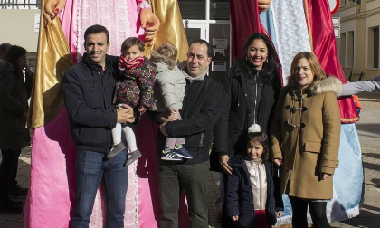 El sábado 8, día de la Inmaculada, los vecinos de Lerín salieron a la calle para disfrutar de la ronda de gigantes, acto previo a la gran comida popular que se celebró en la carpa instalada para la ocasión. Los actos se enmarcaron dentro de las tradicionales fiestas de diciembre de esta localidad, que se prolongaron entre el 2 y el 9 de este mes.