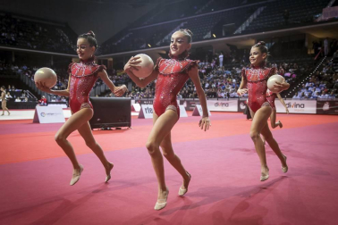 Los clubes se han exhibido en el primer pase en el Navarra Arena.