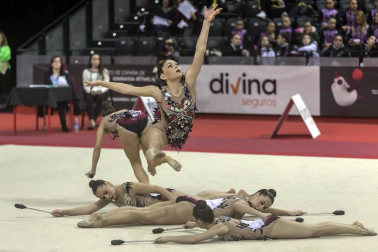 Los clubes se han exhibido en el primer pase en el Navarra Arena.