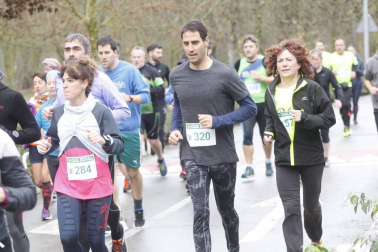 Imágenes de la XVII edición del Cross Popular de la Txantrea con más de 1000 participantes