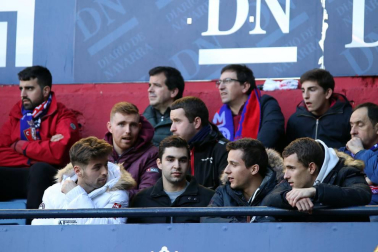 Imágenes del búscate en la grada del Osasuna-Alcorcón