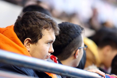 Imágenes del búscate en la grada del Osasuna-Alcorcón