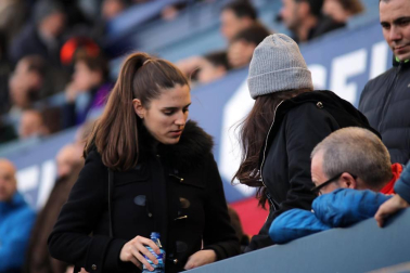 Imágenes del búscate en la grada del Osasuna-Alcorcón