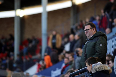Imágenes del búscate en la grada del Osasuna-Alcorcón