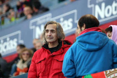 Imágenes del búscate en la grada del Osasuna-Alcorcón