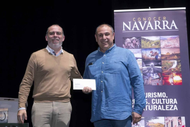 Noáin acogió la presentación del número 53 de la revista, que dedica su portada al Valle de Elorz