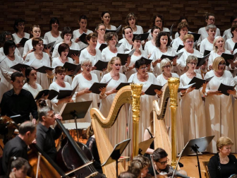 El Orfeón Pamplonés cerraba este sábado con una lluvia de aplausos su participación en las Noches Blancas de San Petersburgo tras dos conciertos que pusieron en pie al público del Mariinsky Concert Hall.