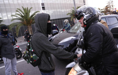 Fotos de la jornada de protestas en Barcelona por la celebración del Consejo de Ministros