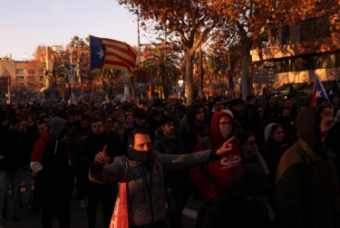Fotos de la jornada de protestas en Barcelona por la celebración del Consejo de Ministros