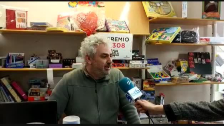 Declaraciones de Javier Duque, propietario de una librería de Mendillorri donde se ha vendido un décimo de un quinto premio.
