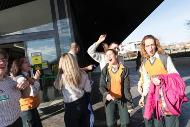 Fotos de Pamplona, Tudela y Fitero, donde ha dejado premios el sorteo de la Lotería de Navidad 2018 en Navarra.