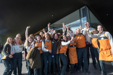 Fotos de Pamplona, Tudela y Fitero, donde ha dejado premios el sorteo de la Lotería de Navidad 2018 en Navarra.