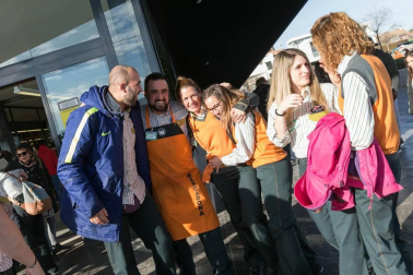 Fotos de Pamplona, Tudela y Fitero, donde ha dejado premios el sorteo de la Lotería de Navidad 2018 en Navarra.