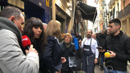 Fotos de Pamplona, Tudela y Fitero, donde ha dejado premios el sorteo de la Lotería de Navidad 2018 en Navarra.