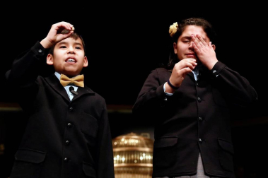 Fotos de los asistentes, disfraces y de los mejores momentos del sorteo de Lotería de Navidad 2018, celebrado en el Teatro Real de Madrid