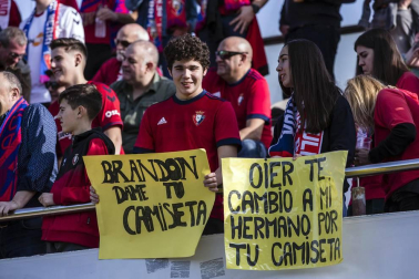 Imágenes del encuentro de la jornada 19 disputado en el Municipal de Reus y que finalizó con triunfo rojillo con un gol de Juan Villar.