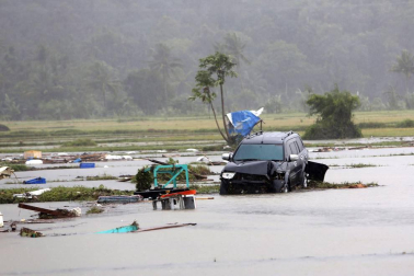 Al menos 168 personas murieron este domingo, 23 de diciembre, tras un tsunami mortal en Indonesia.