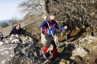 Un millar de montañeros despidieron el año en San Miguel de Aralar.