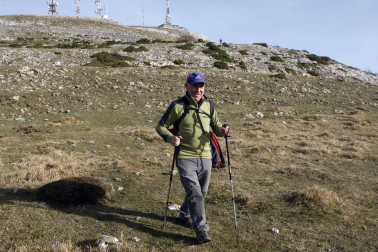 Un millar de montañeros despidieron el año en San Miguel de Aralar.