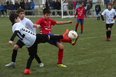 Encuentros disputados de la primera jornada del campeonato en las instalaciones de Tajonar.
