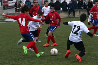 Encuentros disputados de la primera jornada del campeonato en las instalaciones de Tajonar.