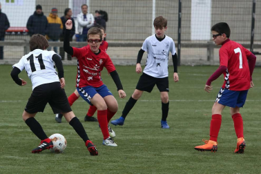 Encuentros disputados de la primera jornada del campeonato en las instalaciones de Tajonar.