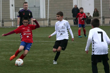 Encuentros disputados de la primera jornada del campeonato en las instalaciones de Tajonar.