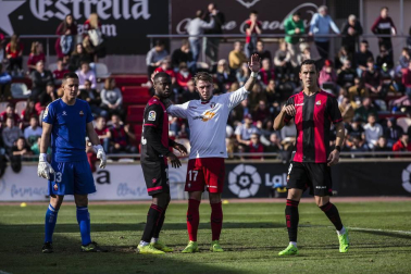 Imágenes del encuentro de la jornada 19 disputado en el Municipal de Reus y que finalizó con triunfo rojillo con un gol de Juan Villar.