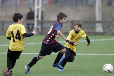 Encuentros disputados de la primera jornada del campeonato en las instalaciones de Tajonar.