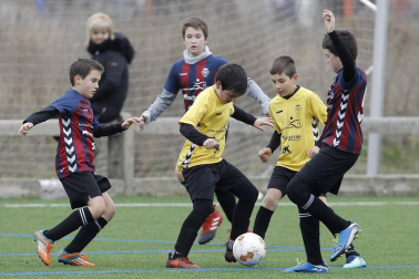 Encuentros disputados de la primera jornada del campeonato en las instalaciones de Tajonar.