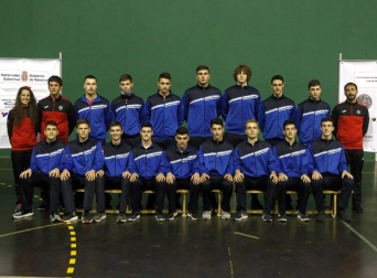 El Polideportivo Municipal de Ezcabarte acogió este viernes, 28 de diciembre, la presentación de las selecciones navarras de balonmano en categorías infantiles, cadetes y juveniles para la cita del 2 al 7 de enero en Valladolid.