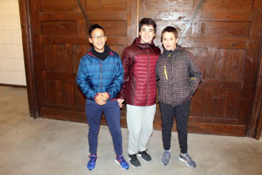 El Auditorio del Carmen es uno de los principales motores de entretenimiento durante estas fiestas navideñas para los vecinos de Sangüesa y alrededores. Buena muestra fue la sesión de cine organizada para el domingo 23, en la que se pudo disfrutar de la película de acción 'Jumanji', que llenó el patio de butacas de este recinto.