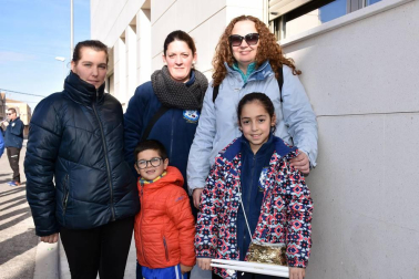 La Banda de Cornetas y Tambores Nuestra Señora de la Asunción de Murchante puso en marcha la décima edición de esta peculiar cabalgata, que se realiza en beneficio del Grupo del Voluntariado y que se ha convertido en toda una tradición en este pueblo. Los vecinos, al oír la música, salen a su paso y donan juguetes, ropa o alimentos para las personas necesitadas. El Grupo del Voluntariado entregará todo lo recibido el próximo 4 de enero.