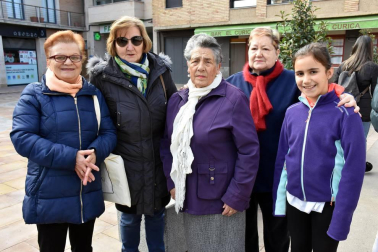 La Banda de Cornetas y Tambores Nuestra Señora de la Asunción de Murchante puso en marcha la décima edición de esta peculiar cabalgata, que se realiza en beneficio del Grupo del Voluntariado y que se ha convertido en toda una tradición en este pueblo. Los vecinos, al oír la música, salen a su paso y donan juguetes, ropa o alimentos para las personas necesitadas. El Grupo del Voluntariado entregará todo lo recibido el próximo 4 de enero.