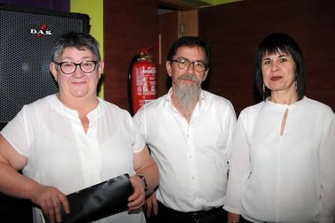 El Centro Cultural Sarasate de Castejón acogió un festival de Jota Villancico el sábado 22 de diciembre, organizado por la escuela de jotas local que contó con la participación de la Coral Virgen del Amparo, la Coral de Caparroso, la Escuela de Jotas de Fustiñana y Fitero, la Escuela de Jotas de Cintruénigo y Ribaforada y, por supuesto, la propia Escuela de Jotas de Castejón.
